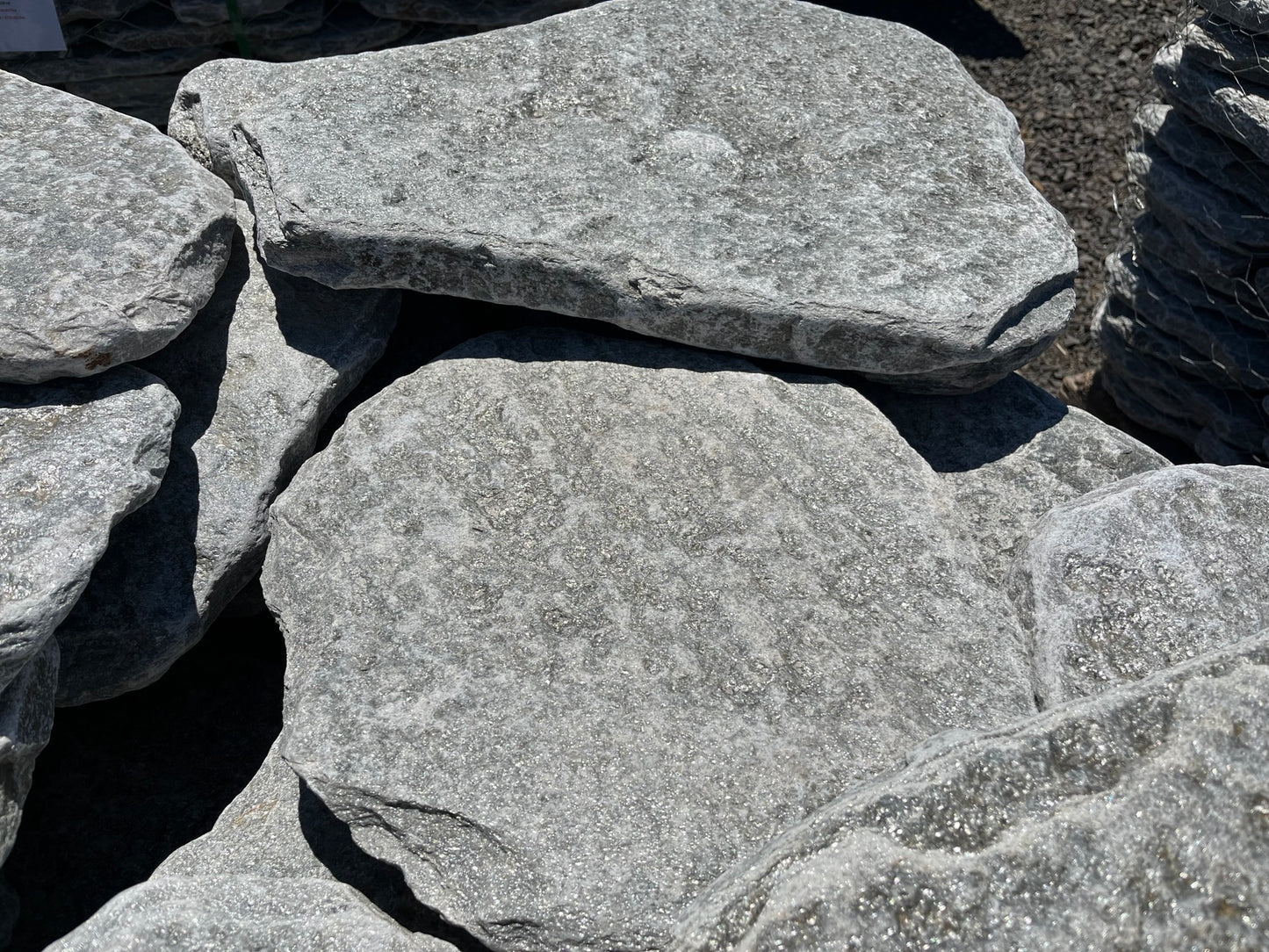 Quartzite Flagstone  1-1/2"- 2" PALLET PER POUND